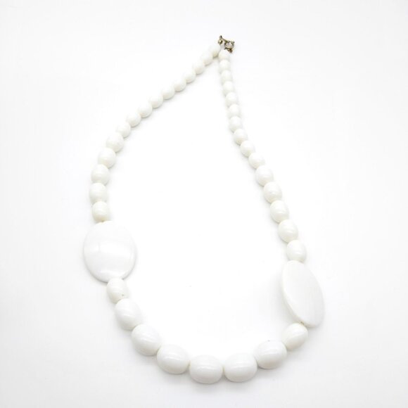 Vintage White Lucite Beaded Necklace - Picture 2 of 3